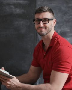 Tomasz Wróbel, lektor angielskiego i niemieckiego (zdjęcie poglądowe)